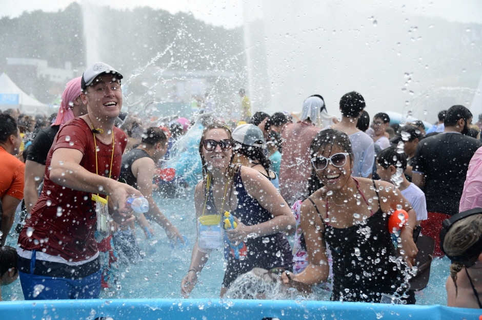 Festival de l'eau de Jeongnamjin Jangheung (정남진 장흥 물축제)